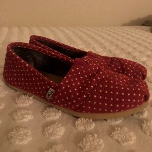 LIKE NEW TOMS | Red and White Polkadot Slip-ons